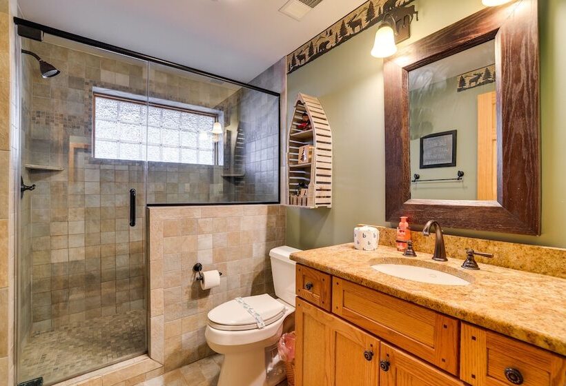 Hot Tub, Deck & Beach Access: Albrightsville Cabin