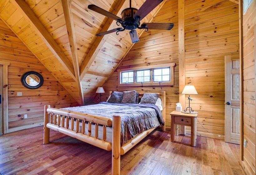 Hot Tub, Deck & Beach Access: Albrightsville Cabin