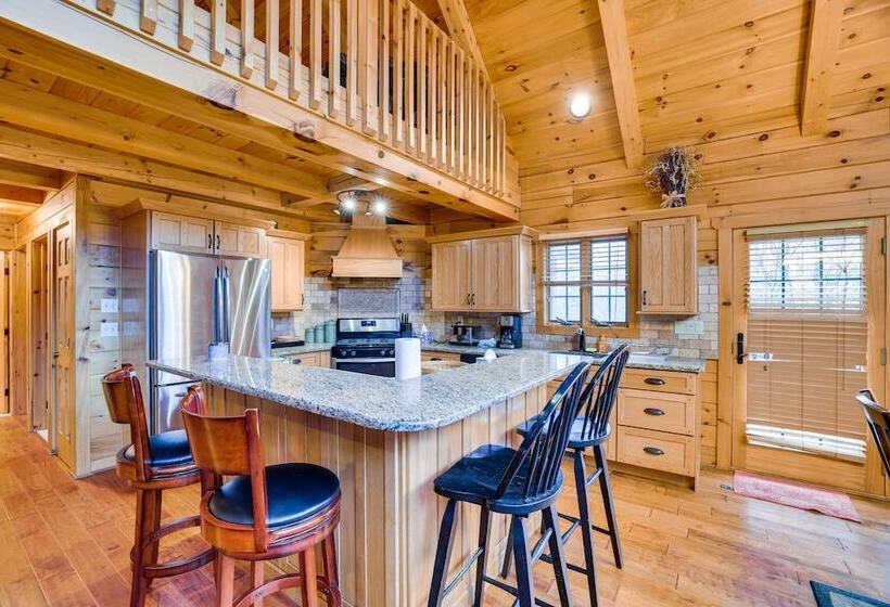 Hot Tub, Deck & Beach Access: Albrightsville Cabin
