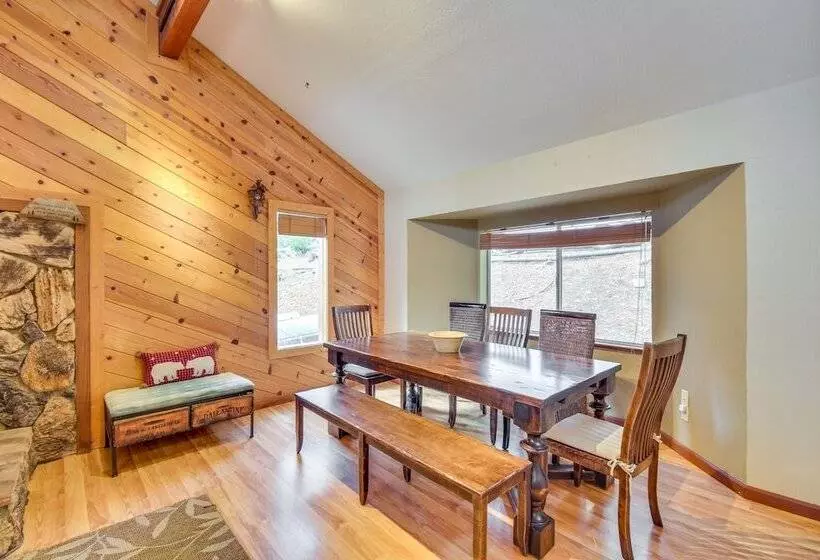 Arnold Cabin W/ Hot Tub & Community Lake Access!