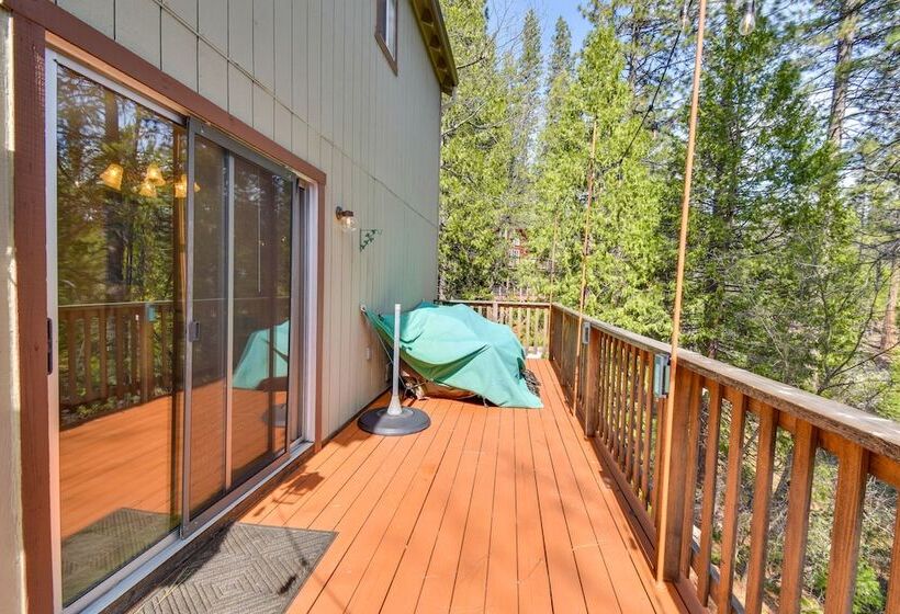 Arnold Cabin W/ Hot Tub & Community Lake Access!