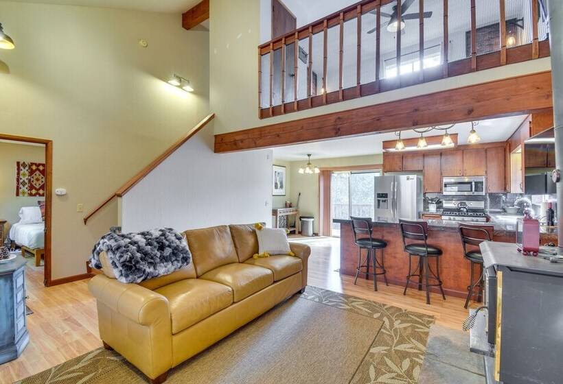 Arnold Cabin W/ Hot Tub & Community Lake Access!