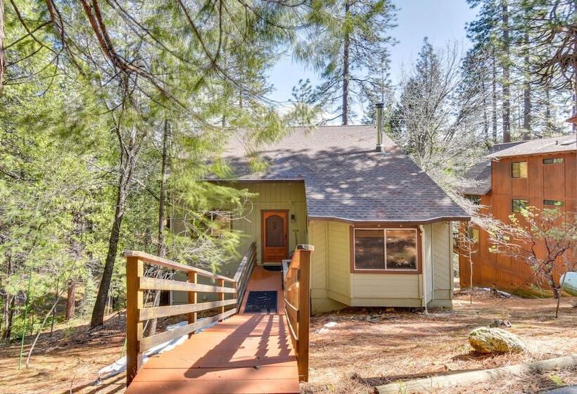 Arnold Cabin W/ Hot Tub & Community Lake Access!