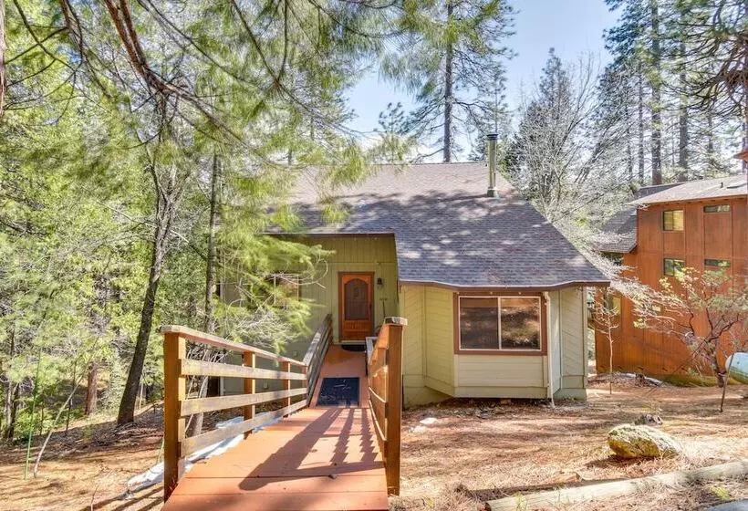 Arnold Cabin W/ Hot Tub & Community Lake Access!