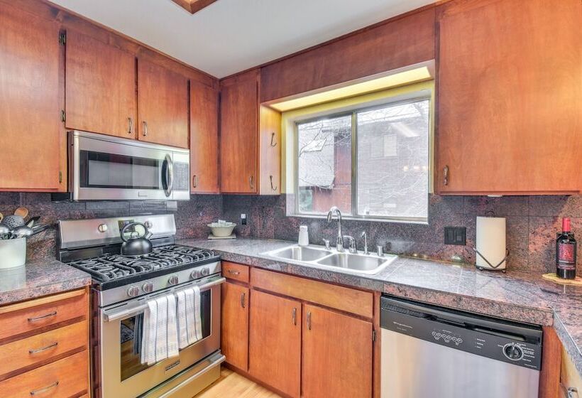 Arnold Cabin W/ Hot Tub & Community Lake Access!