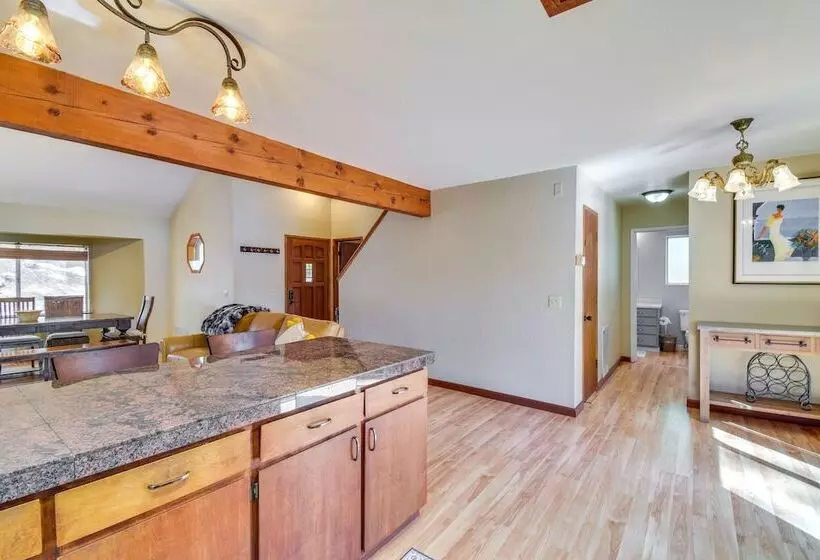 Arnold Cabin W/ Hot Tub & Community Lake Access!