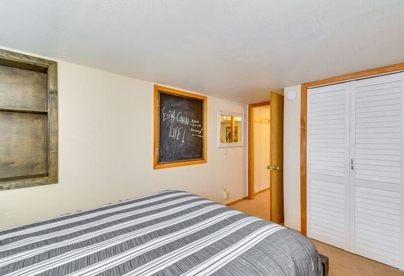 Arnold Cabin W/ Hot Tub & Community Lake Access!