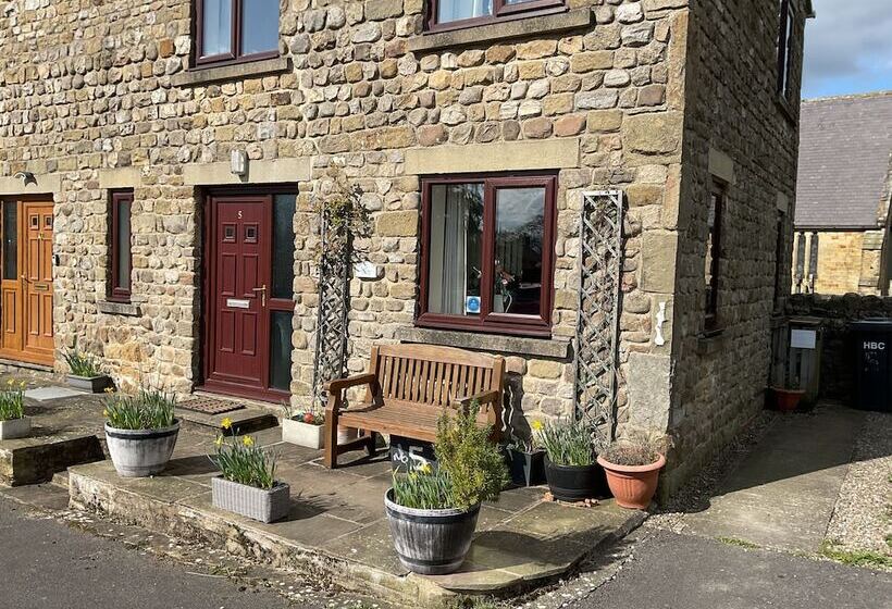 Beautiful 2 Bed Cottage In Grewelthorpe , Masham
