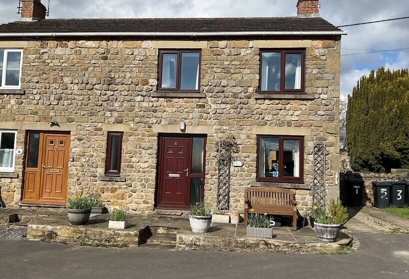Beautiful 2 Bed Cottage In Grewelthorpe , Masham