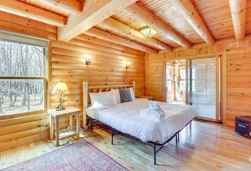 Private Hot Tub & Fire Pit: Log Cabin In Blakeslee