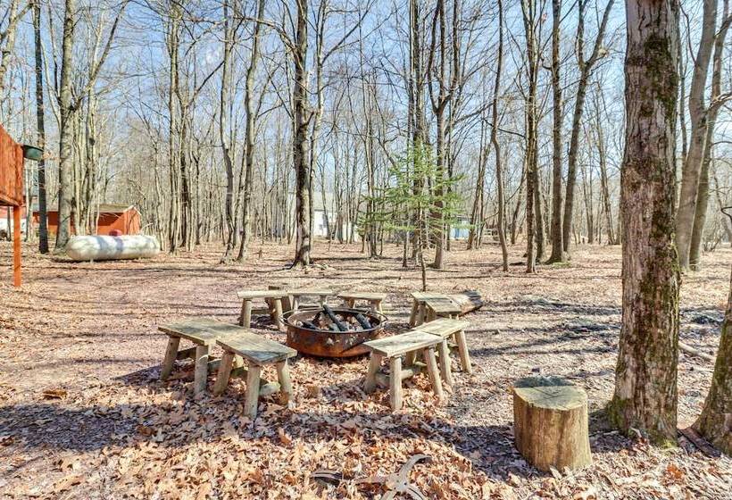 Private Hot Tub & Fire Pit: Log Cabin In Blakeslee