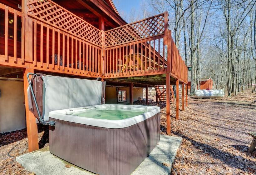 Private Hot Tub & Fire Pit: Log Cabin In Blakeslee