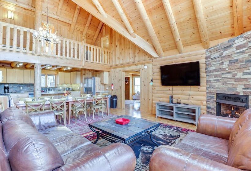Private Hot Tub & Fire Pit: Log Cabin In Blakeslee
