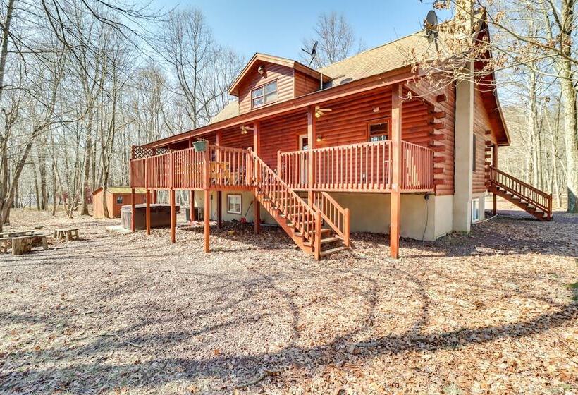 Private Hot Tub & Fire Pit: Log Cabin In Blakeslee