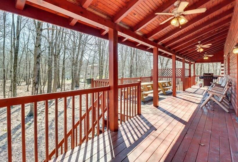 Private Hot Tub & Fire Pit: Log Cabin In Blakeslee