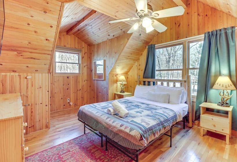 Private Hot Tub & Fire Pit: Log Cabin In Blakeslee