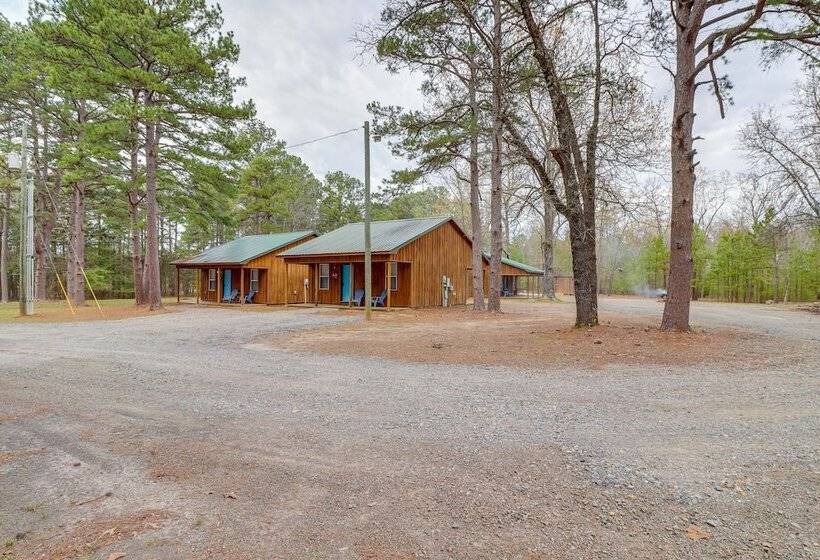 0.5 Mi To Lake: Patio At Heber Springs Cabin!