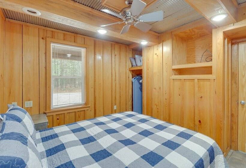 0.5 Mi To Lake: Patio At Heber Springs Cabin!