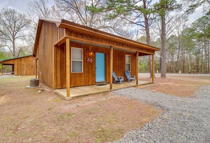 0.5 Mi To Lake: Patio At Heber Springs Cabin!