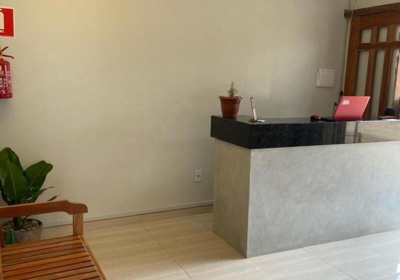 簡易ホテル Du Chico Pousada