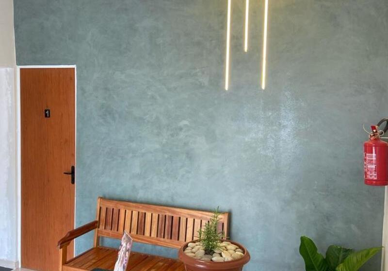 簡易ホテル Du Chico Pousada