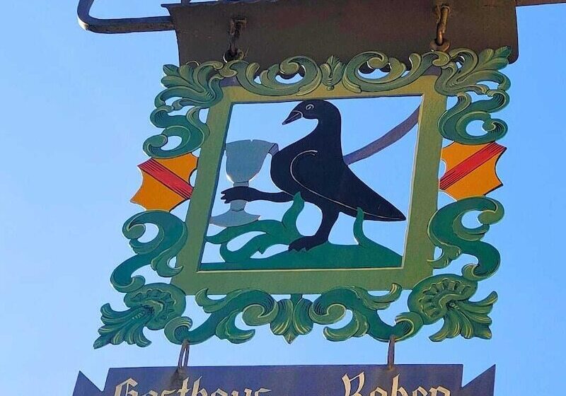 Hostal Gasthaus Zum Raben