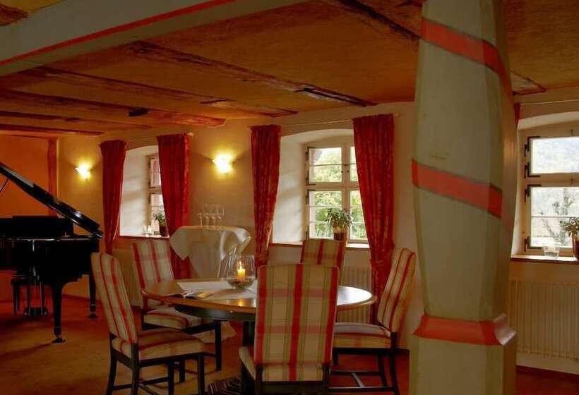 Hostal Gasthaus Zum Raben