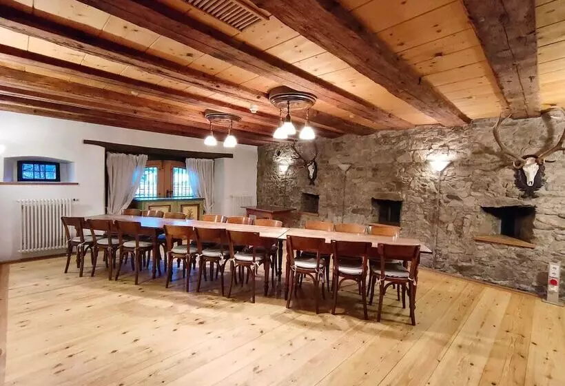 Hostelli Gasthaus Zum Raben