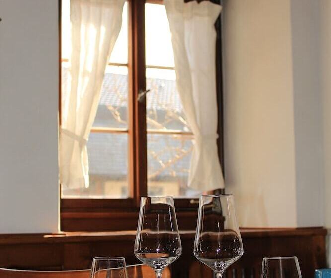 Hostal Gasthaus Zum Raben