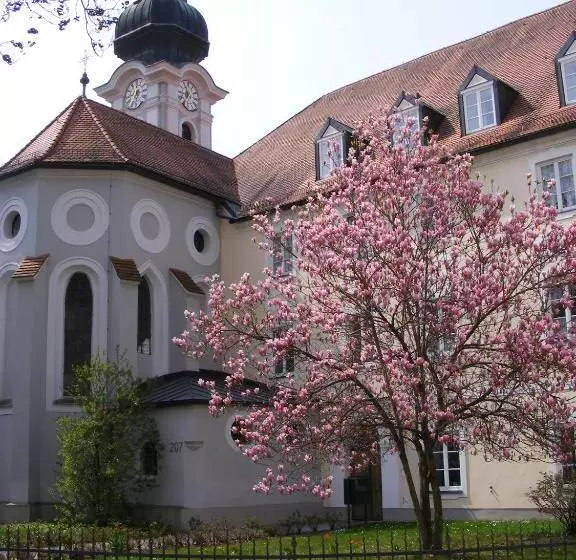 Hotelli Haus Der Begegnung Heilig Geist