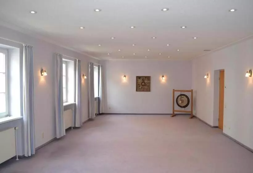 Hotelli Haus Der Begegnung Heilig Geist