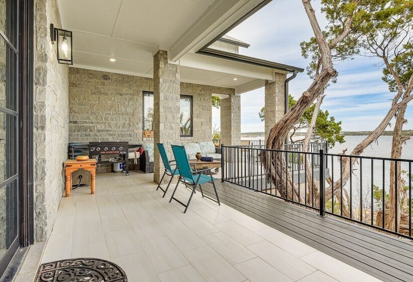 Newly Remodeled Lakefront Granbury Escape W/ Dock!