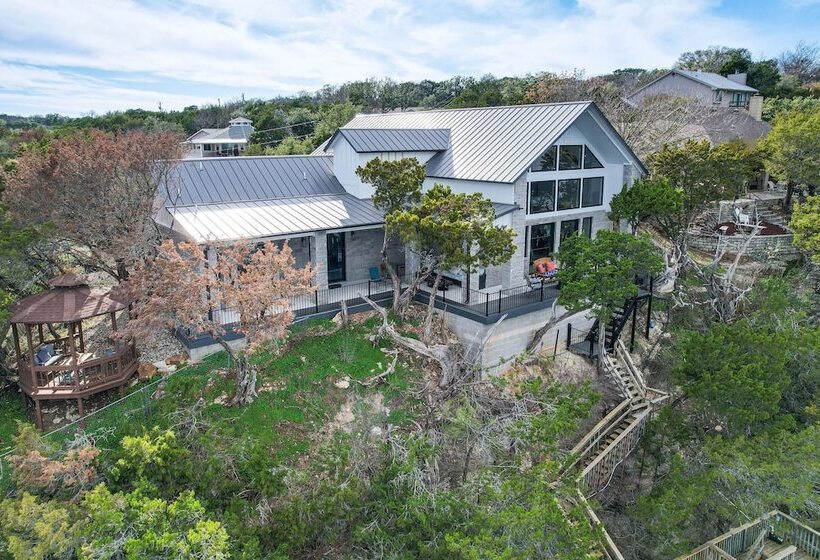 Newly Remodeled Lakefront Granbury Escape W/ Dock!