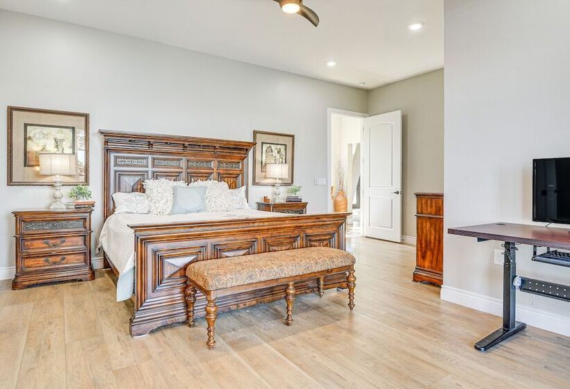 Newly Remodeled Lakefront Granbury Escape W/ Dock!