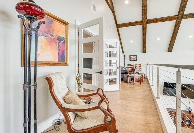 Newly Remodeled Lakefront Granbury Escape W/ Dock!