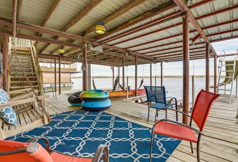 Newly Remodeled Lakefront Granbury Escape W/ Dock!