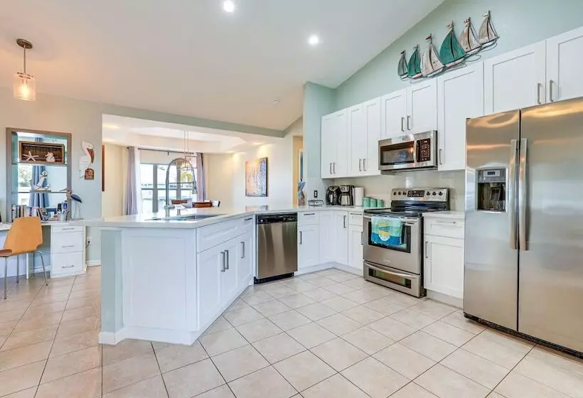 Pet Friendly Fort Pierce Home W/ Pool & Kayaks!