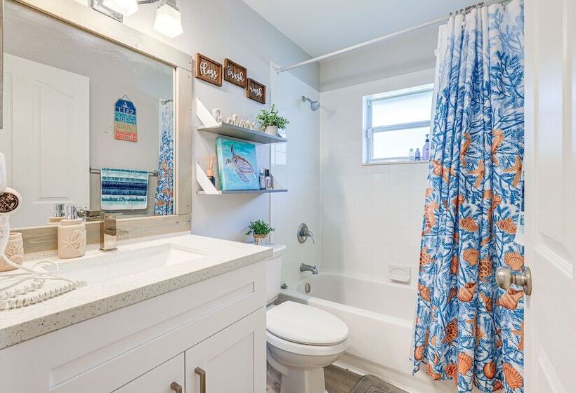 Pet Friendly Fort Pierce Home W/ Pool & Kayaks!