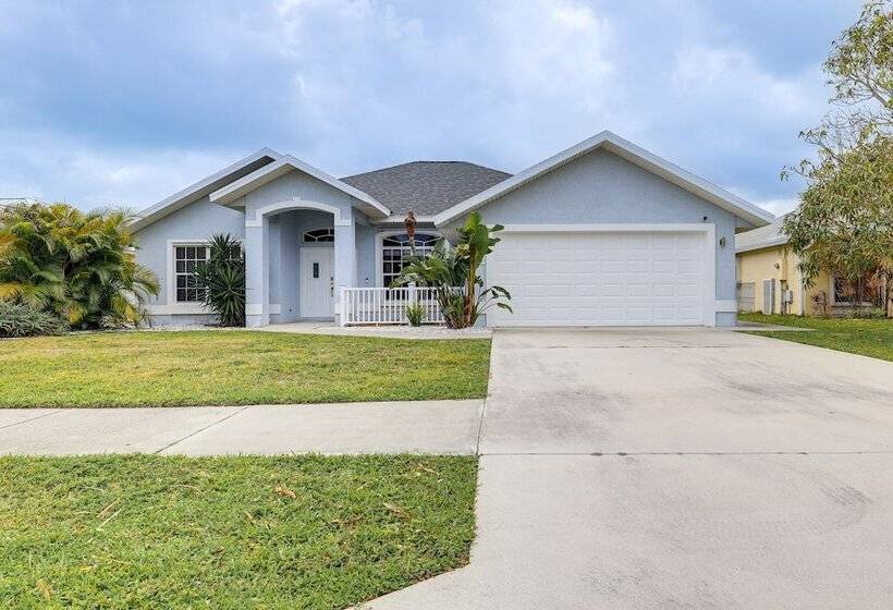 Pet Friendly Fort Pierce Home W/ Pool & Kayaks!