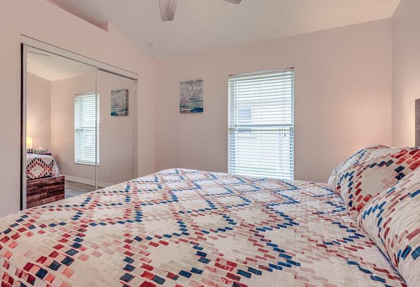 Pet Friendly Fort Pierce Home W/ Pool & Kayaks!