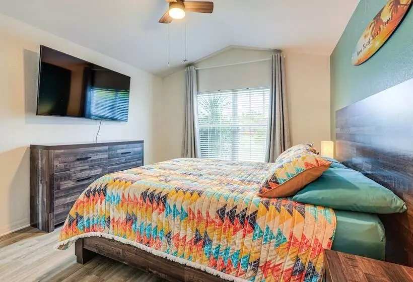 Pet Friendly Fort Pierce Home W/ Pool & Kayaks!