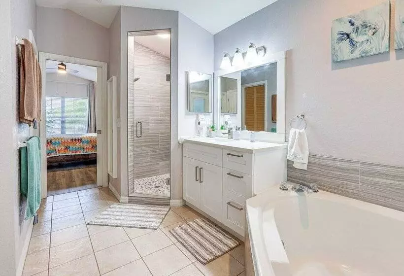 Pet Friendly Fort Pierce Home W/ Pool & Kayaks!