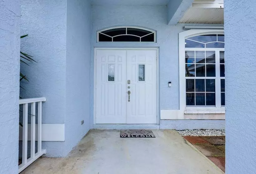 Pet Friendly Fort Pierce Home W/ Pool & Kayaks!