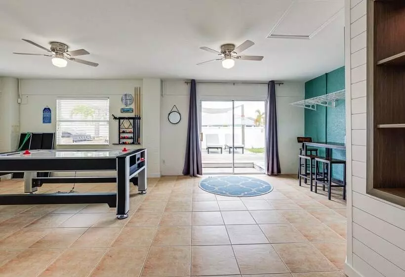 Pet Friendly Fort Pierce Home W/ Pool & Kayaks!