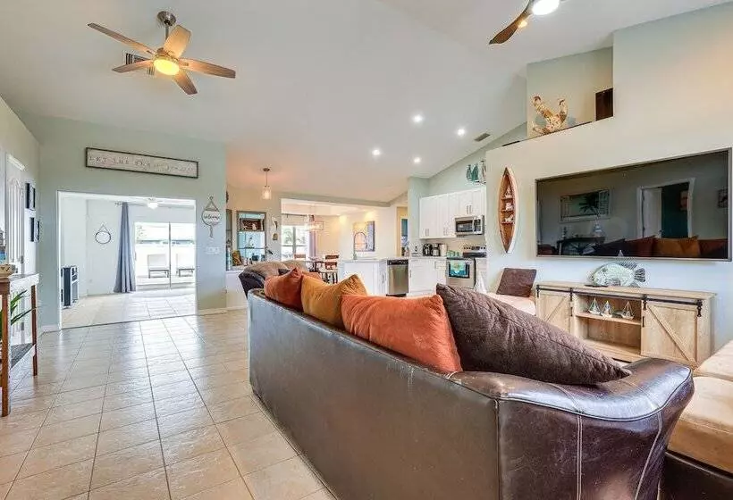 Pet Friendly Fort Pierce Home W/ Pool & Kayaks!