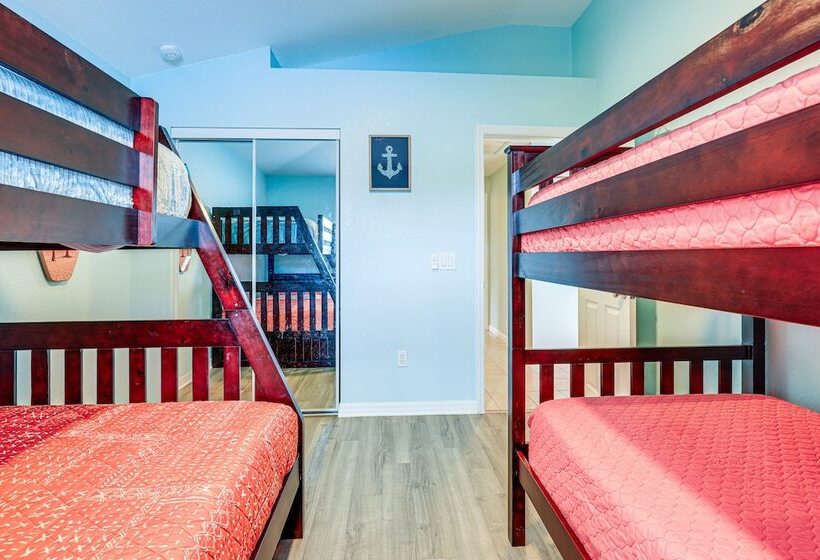 Pet Friendly Fort Pierce Home W/ Pool & Kayaks!