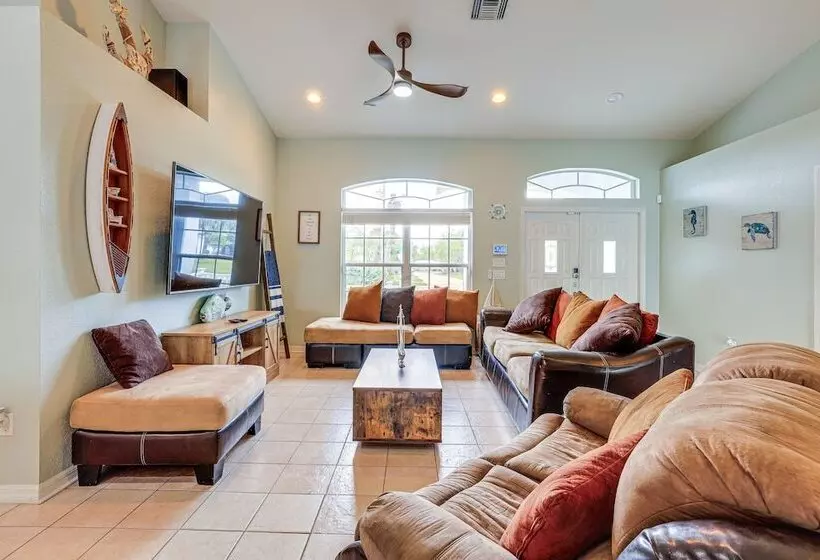 Pet Friendly Fort Pierce Home W/ Pool & Kayaks!