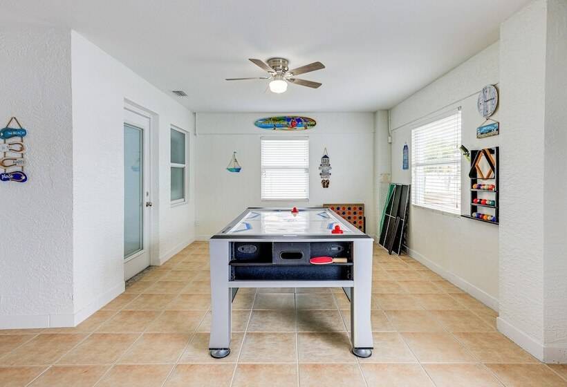 Pet Friendly Fort Pierce Home W/ Pool & Kayaks!