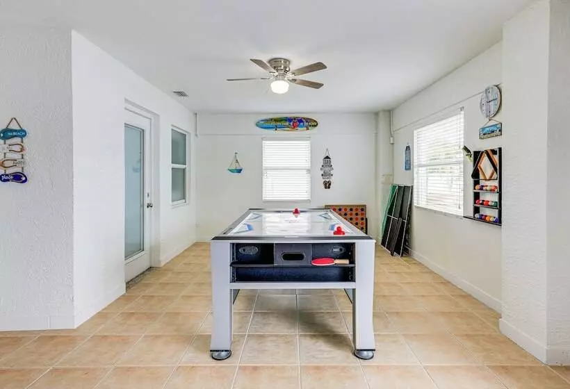 Pet Friendly Fort Pierce Home W/ Pool & Kayaks!