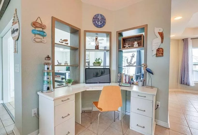 Pet Friendly Fort Pierce Home W/ Pool & Kayaks!